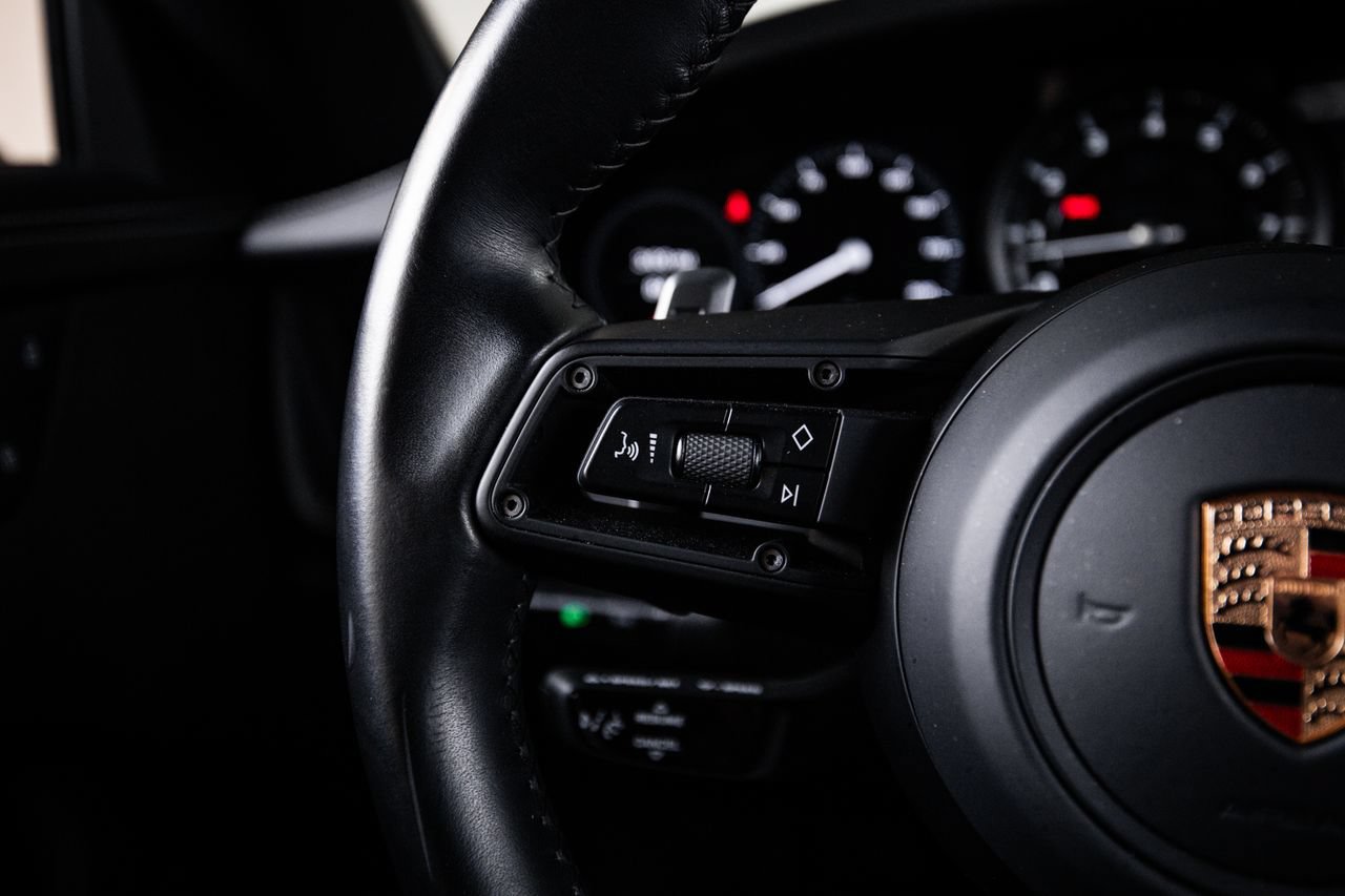Certified 2023 Porsche 911 Carrera RWD image 17