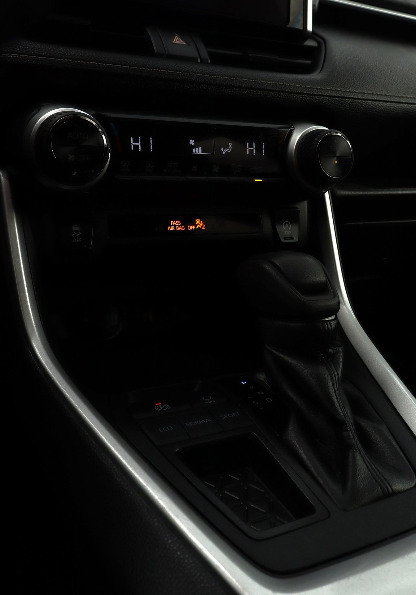 Used 2023 Toyota RAV4 XLE image 31