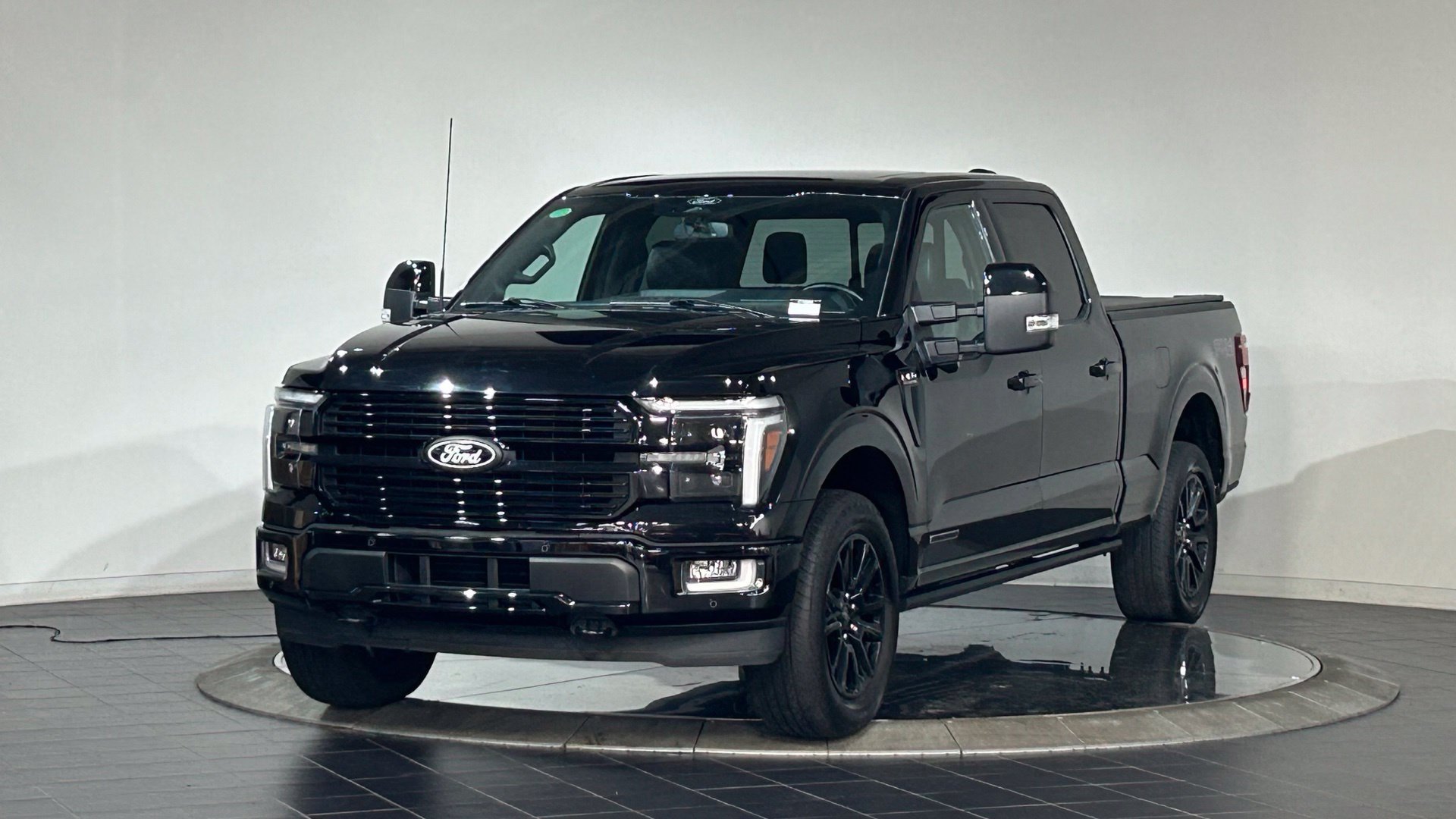 Used 2025 Ford F150 Platinum w/ Equipment Group 702A High AWD/4WD image 5