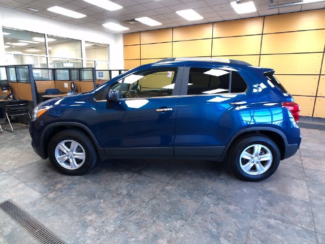 Used 2020 Chevrolet Trax LT w/ LT Convenience Package AWD/4WD image 4