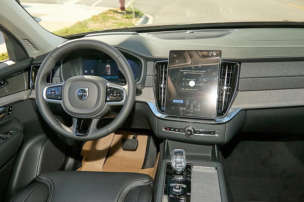 New 2026 Volvo XC90 B5 Ultra w/ Protection Package AWD/4WD image 28