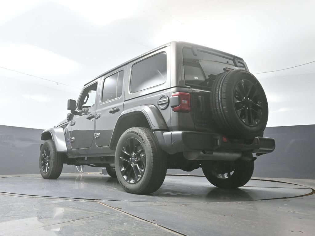 Used 2025 Jeep Wrangler Unlimited Sahara w/ Safety Group AWD/4WD image 30