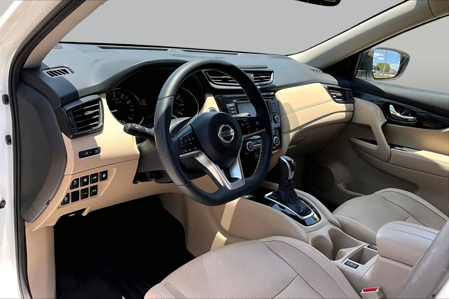 Used 2020 Nissan Rogue SL w/ Premium Package FWD image 18