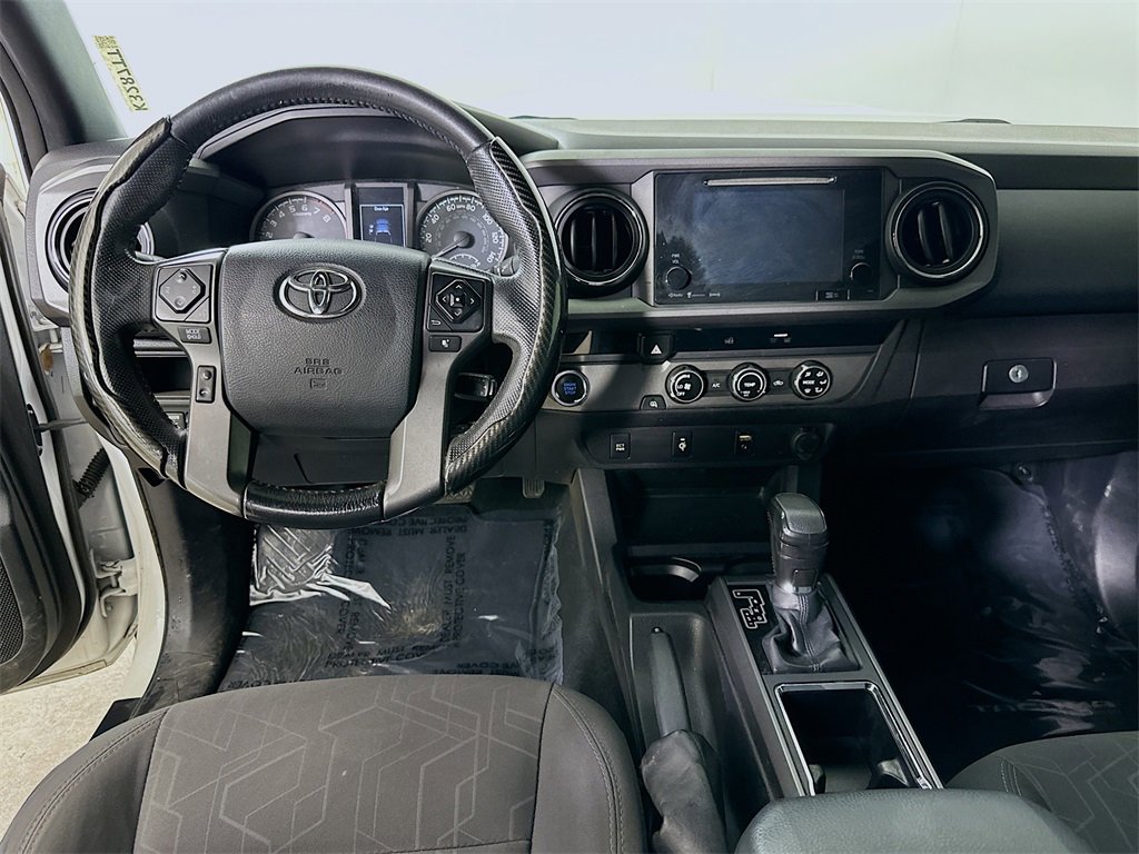 Used 2017 Toyota Tacoma TRD Sport w/ Tow Package image 16
