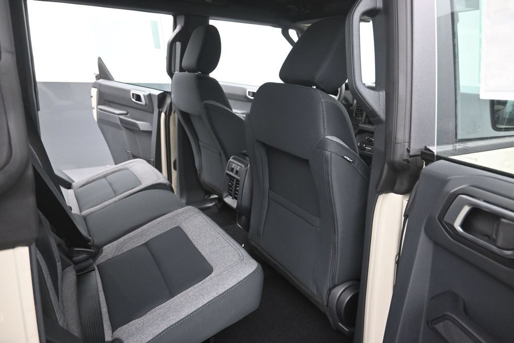 New 2026 Ford Bronco 4-Door AWD/4WD image 12