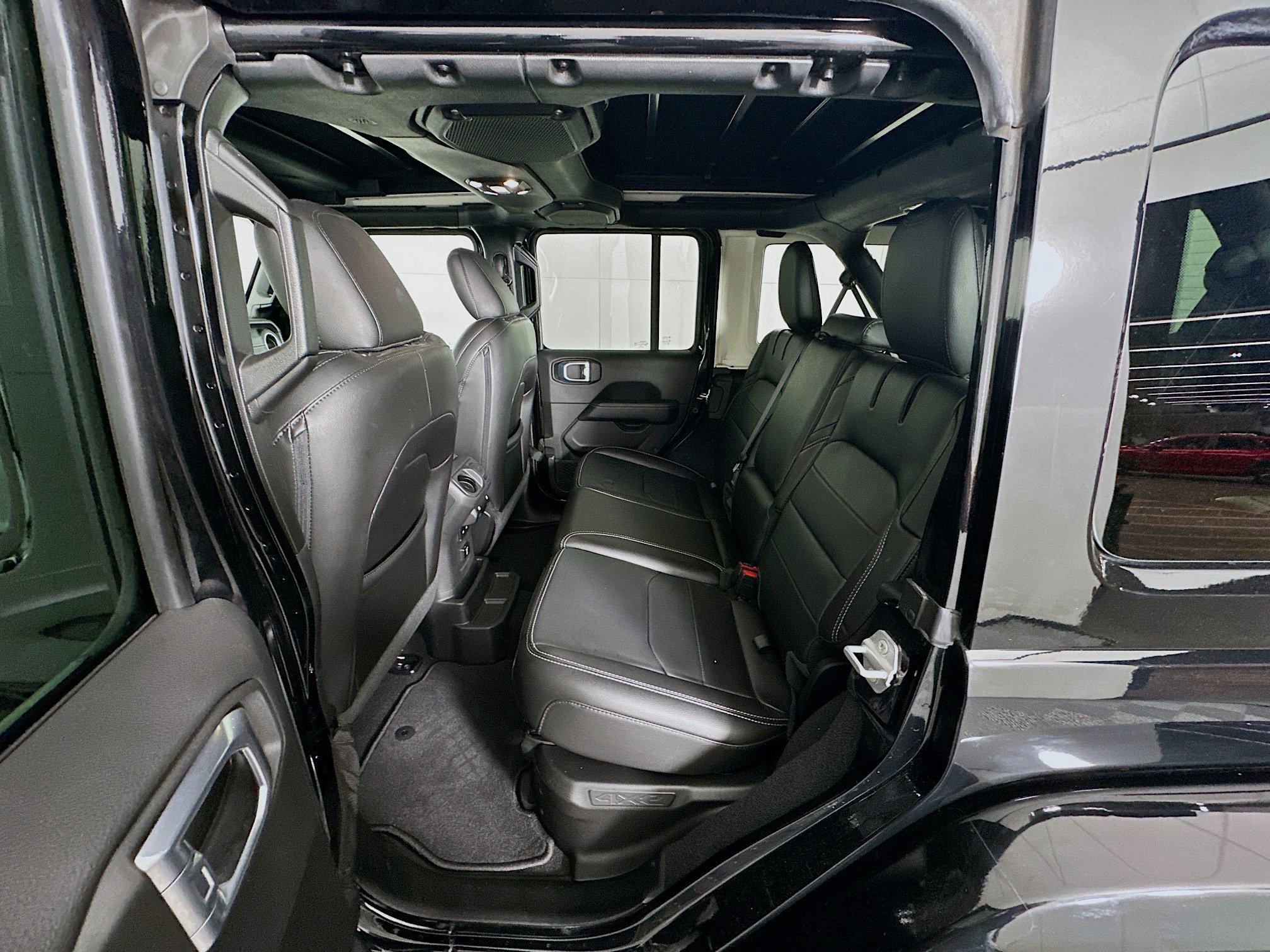 Used 2021 Jeep Wrangler Sahara w/ Cold Weather Group image 29