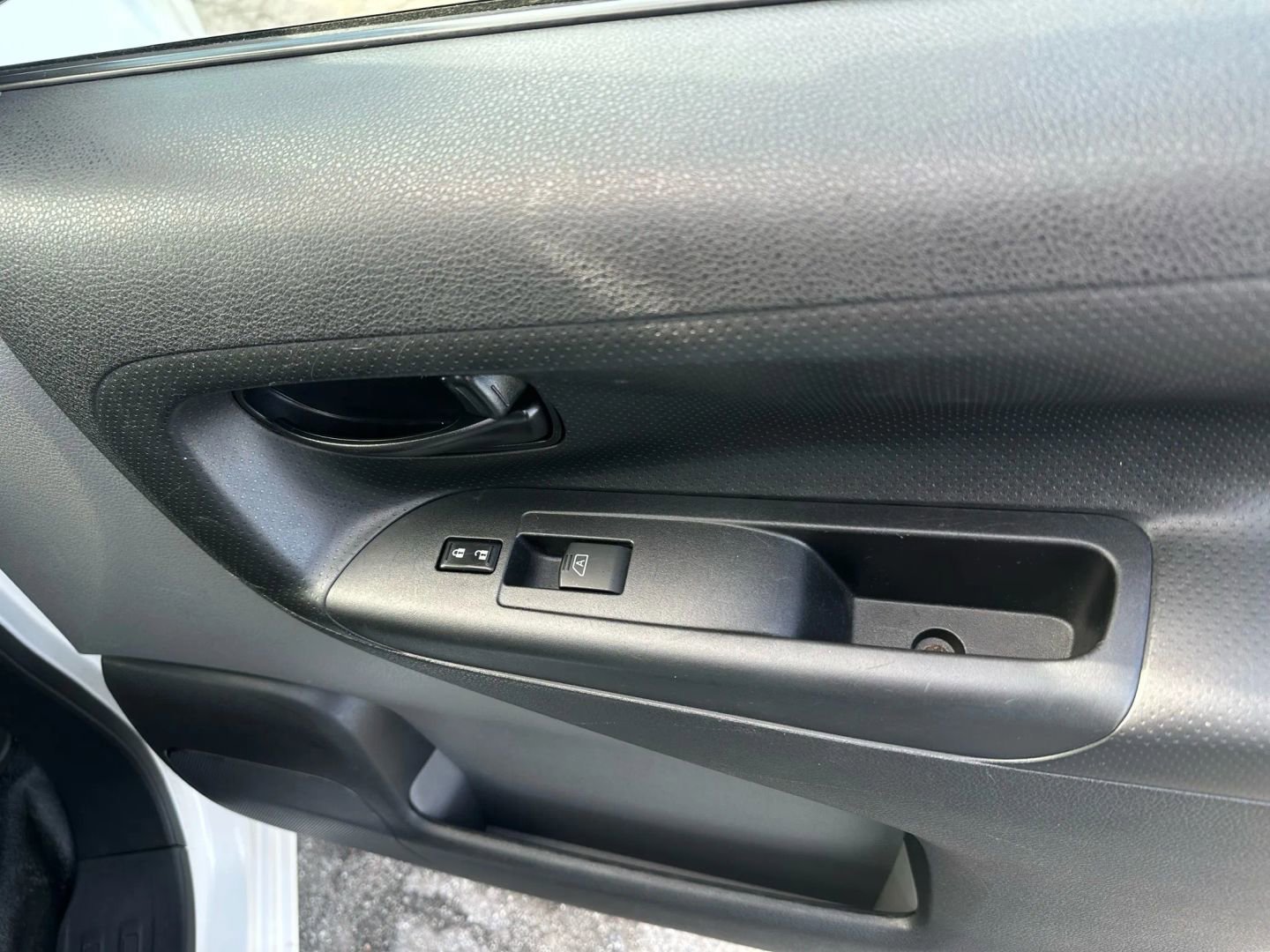 Used 2020 Nissan NV200 S w/ Sliding Glass Door Package image 21