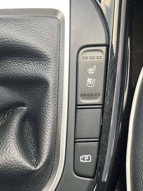 Used 2022 Kia Forte GT-Line w/ GT-Line Premium Package FWD image 32