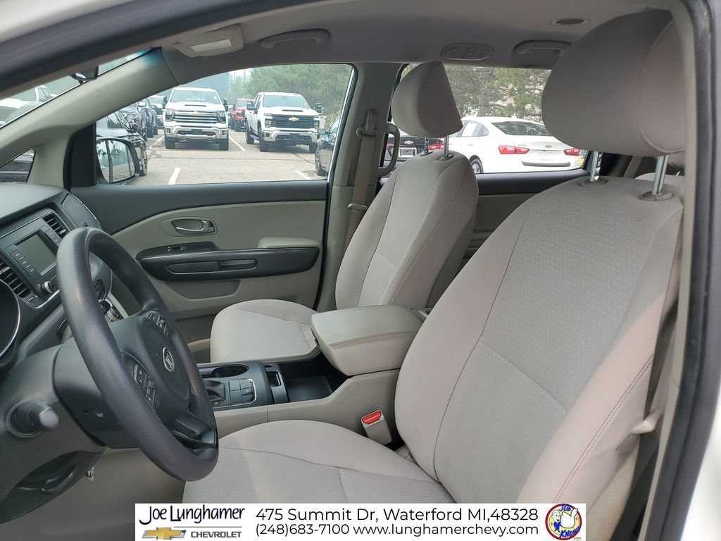 Used 2018 Kia Sedona L FWD image 18