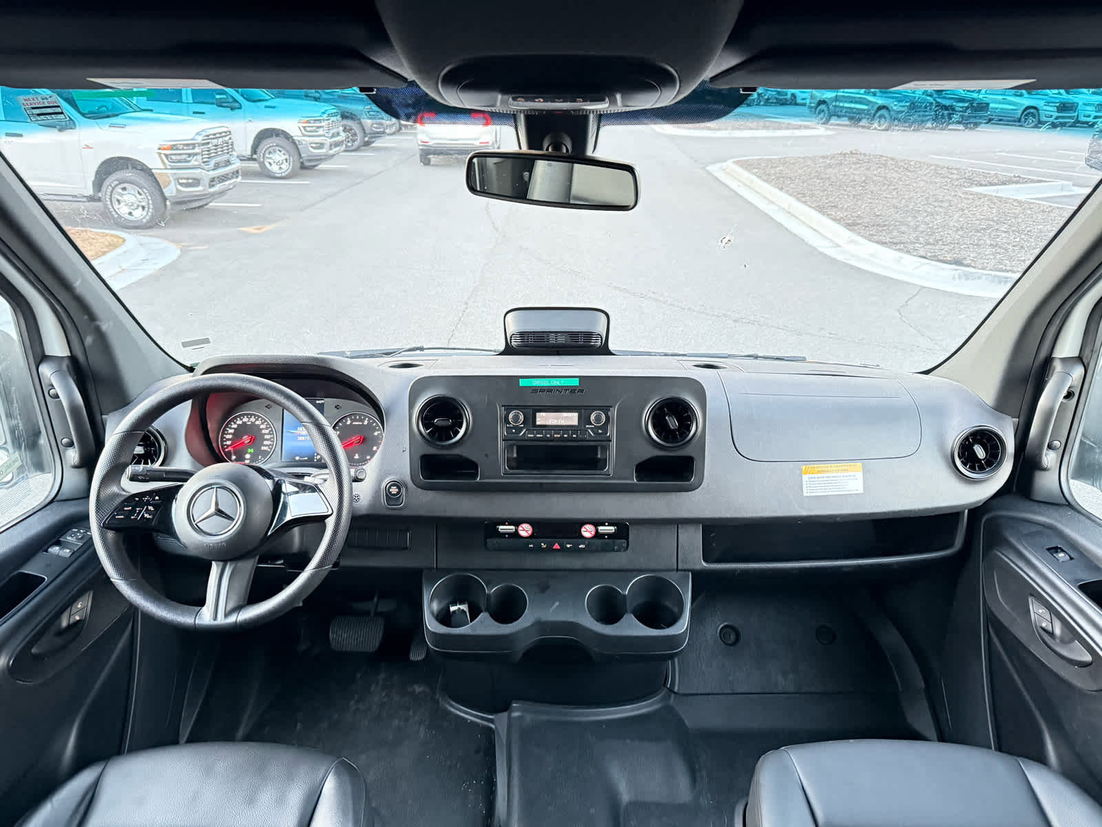 Used 2025 Mercedes-Benz Sprinter 2500 image 24