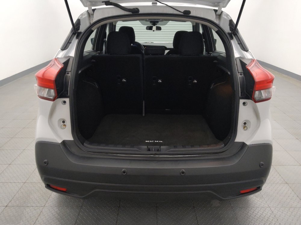 Used 2020 Nissan Kicks S image 29