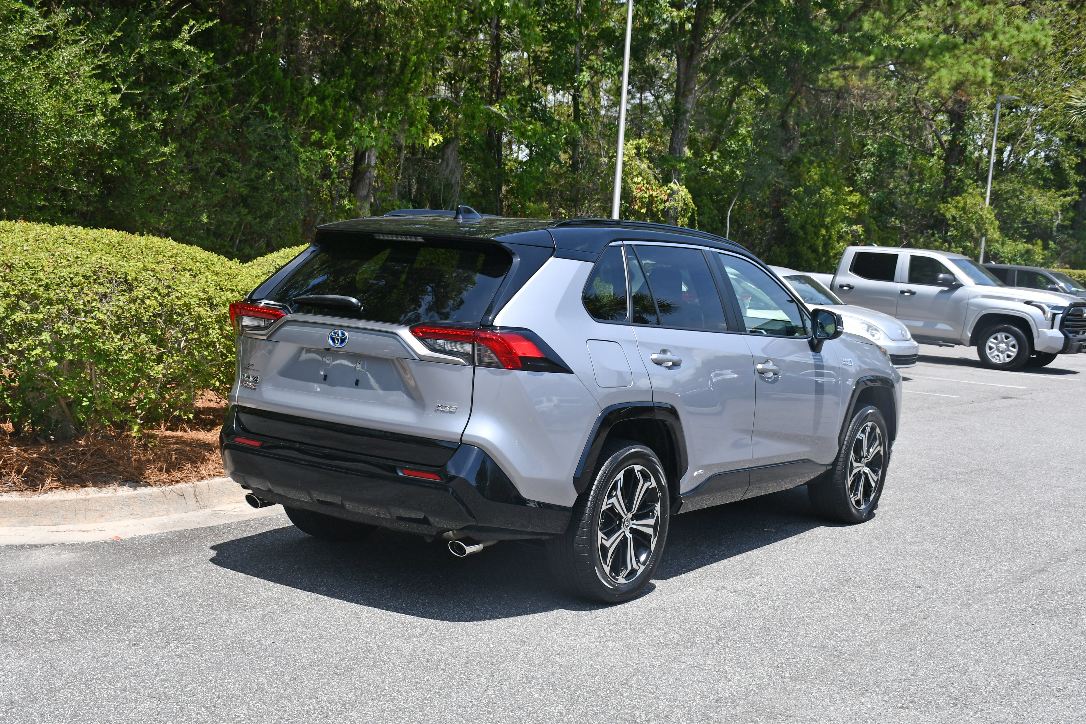 Used 2021 Toyota RAV4 XSE w/ Weather Package AWD/4WD image 4