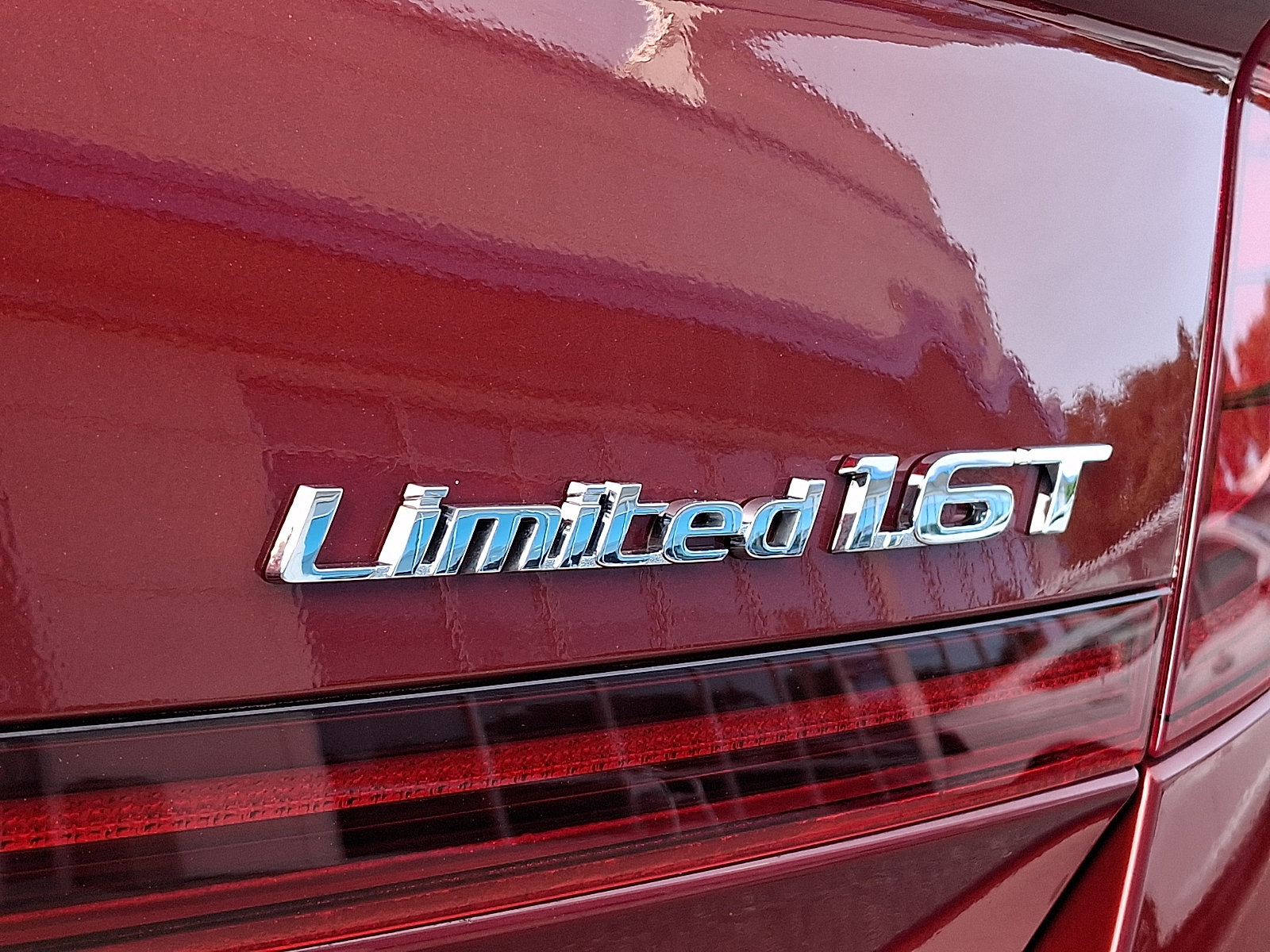 Used 2023 Hyundai Sonata Limited w/ Cargo Package FWD image 33