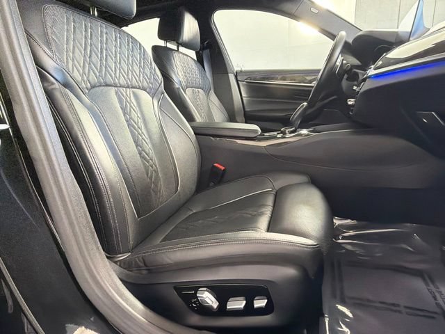Used 2018 BMW M550i xDrive AWD/4WD image 32