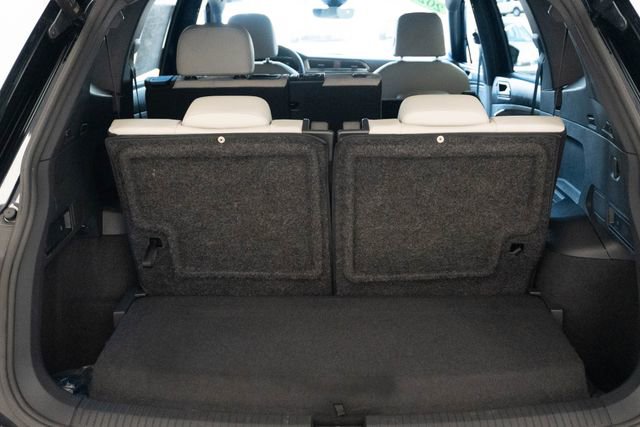 Used 2022 Volkswagen Tiguan SE R-Line image 15