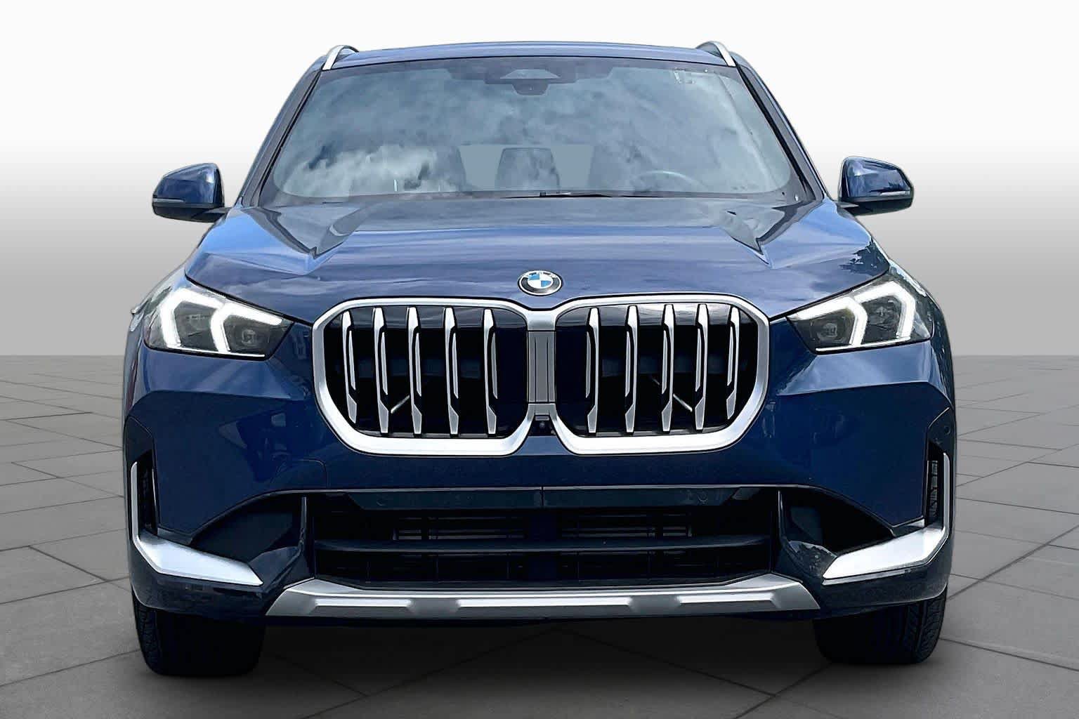 Certified 2025 BMW X1 xDrive28i AWD/4WD image 3