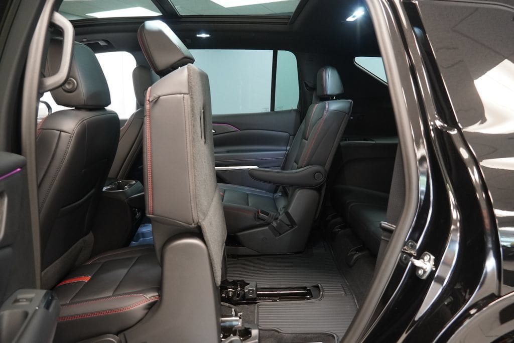 New 2026 Chevrolet Traverse RS w/ LPO, Floor Liner Package AWD/4WD image 30
