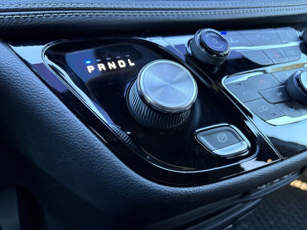 Used 2021 Chrysler Pacifica Touring w/ S Appearance Package image 24