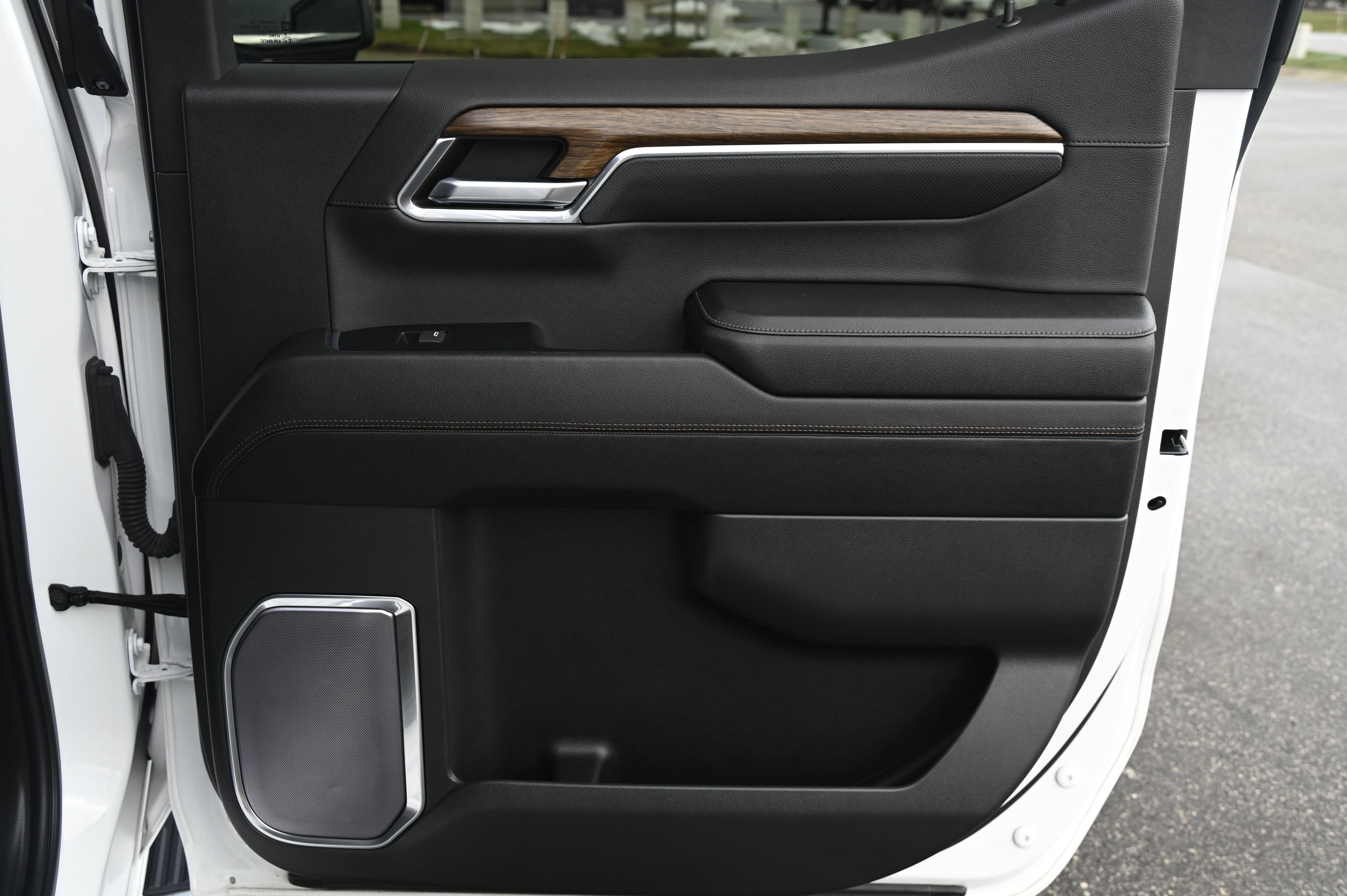 Used 2023 Chevrolet Silverado 1500 High Country w/ Technology Package image 17