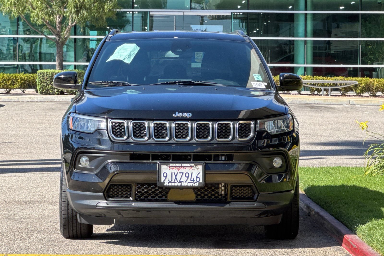 Used 2024 Jeep Compass Latitude AWD/4WD image 9