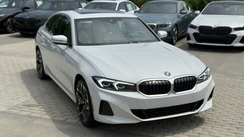 Used 2025 BMW 330i xDrive Sedan w/ Convenience Package AWD/4WD image 8