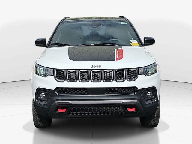 Used 2025 Jeep Compass Trailhawk image 9