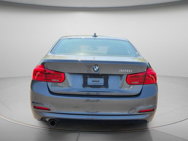 Used 2018 BMW 320i Sedan RWD image 5