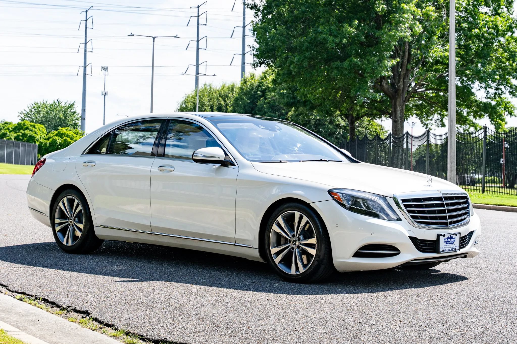 Used 2017 Mercedes-Benz S 550 4MATIC Sedan image 4