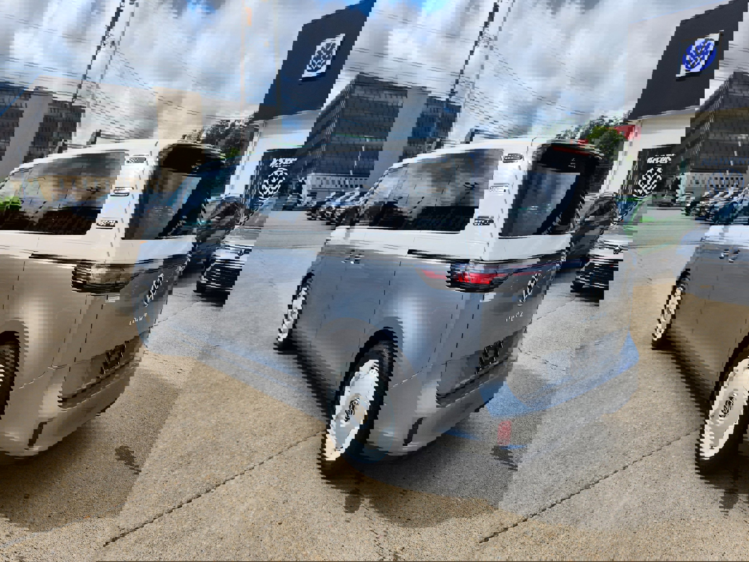 New 2025 Volkswagen ID. Buzz 1st Edition image 3