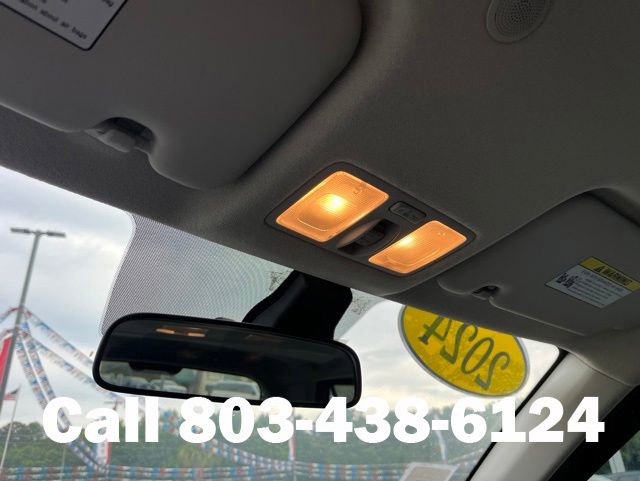 Used 2024 Hyundai Venue SEL FWD image 29