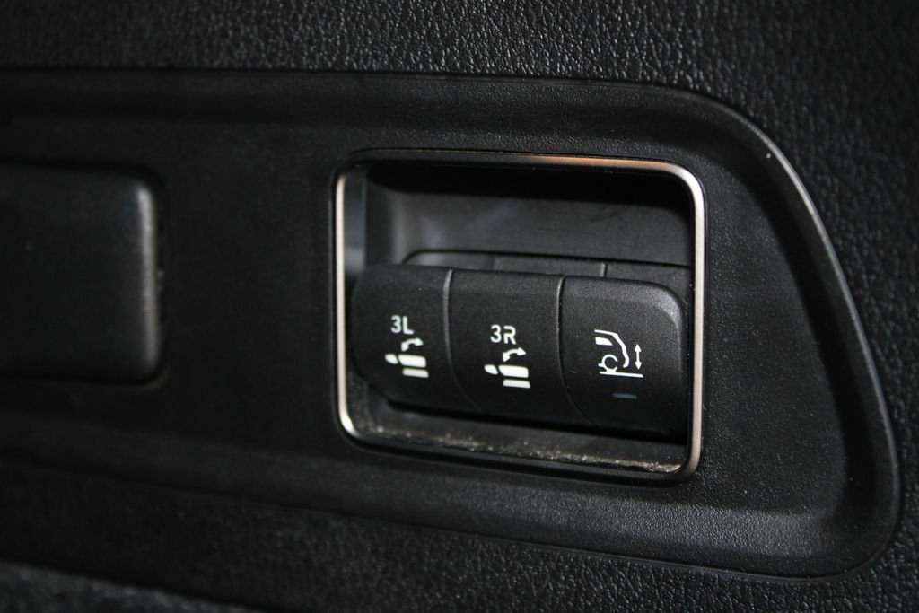 Used 2024 Mercedes-Benz GLS 450 4MATIC image 27