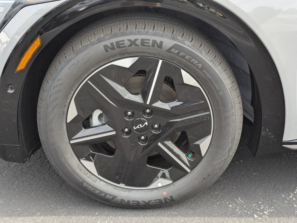 New 2026 Kia EV6 Wind RWD image 36