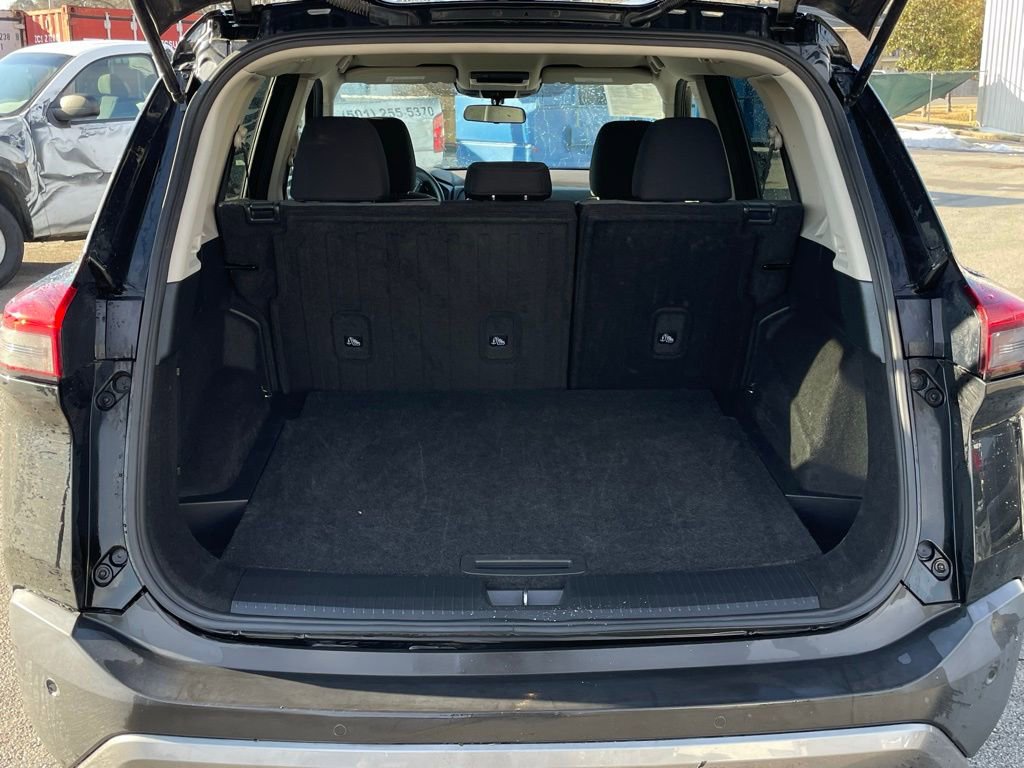 Used 2023 Nissan Rogue SV image 7