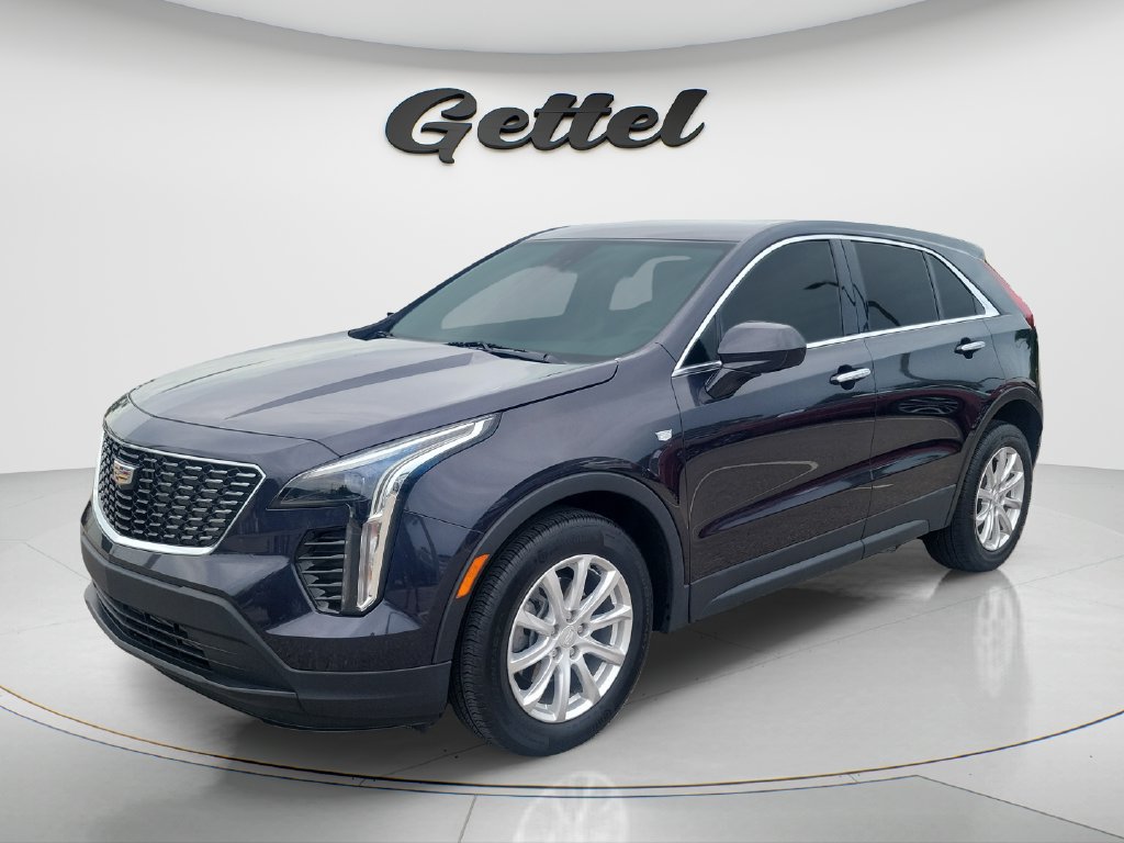 Used 2023 Cadillac XT4 Luxury w/ Cold Weather Package FWD image 1