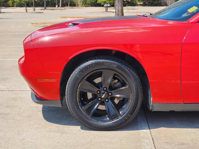 Used 2018 Dodge Challenger SXT RWD image 8