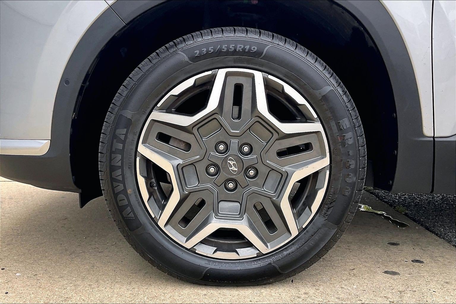 Used 2022 Hyundai Santa Fe Limited AWD/4WD image 11