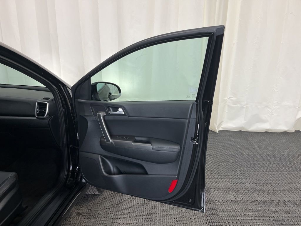 Used 2022 Kia Sportage Nightfall Edition AWD/4WD image 19