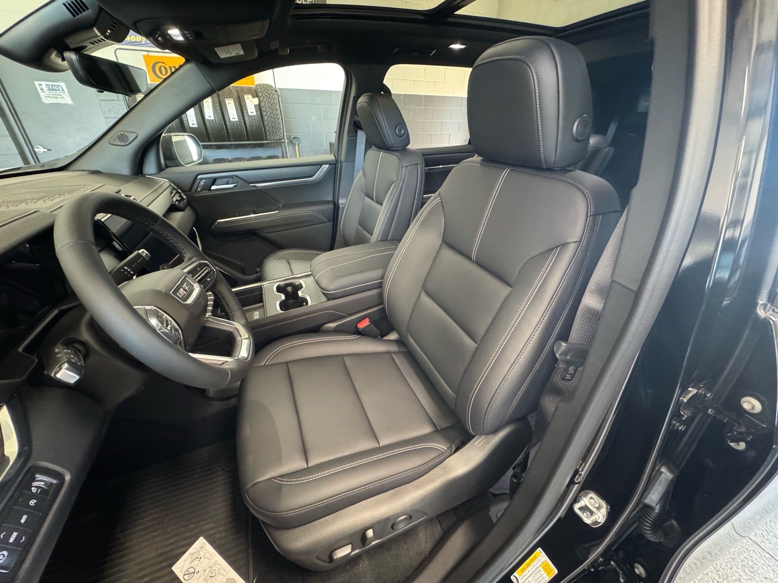 New 2026 GMC Acadia Elevation w/ Elevation Premium Package AWD/4WD image 19