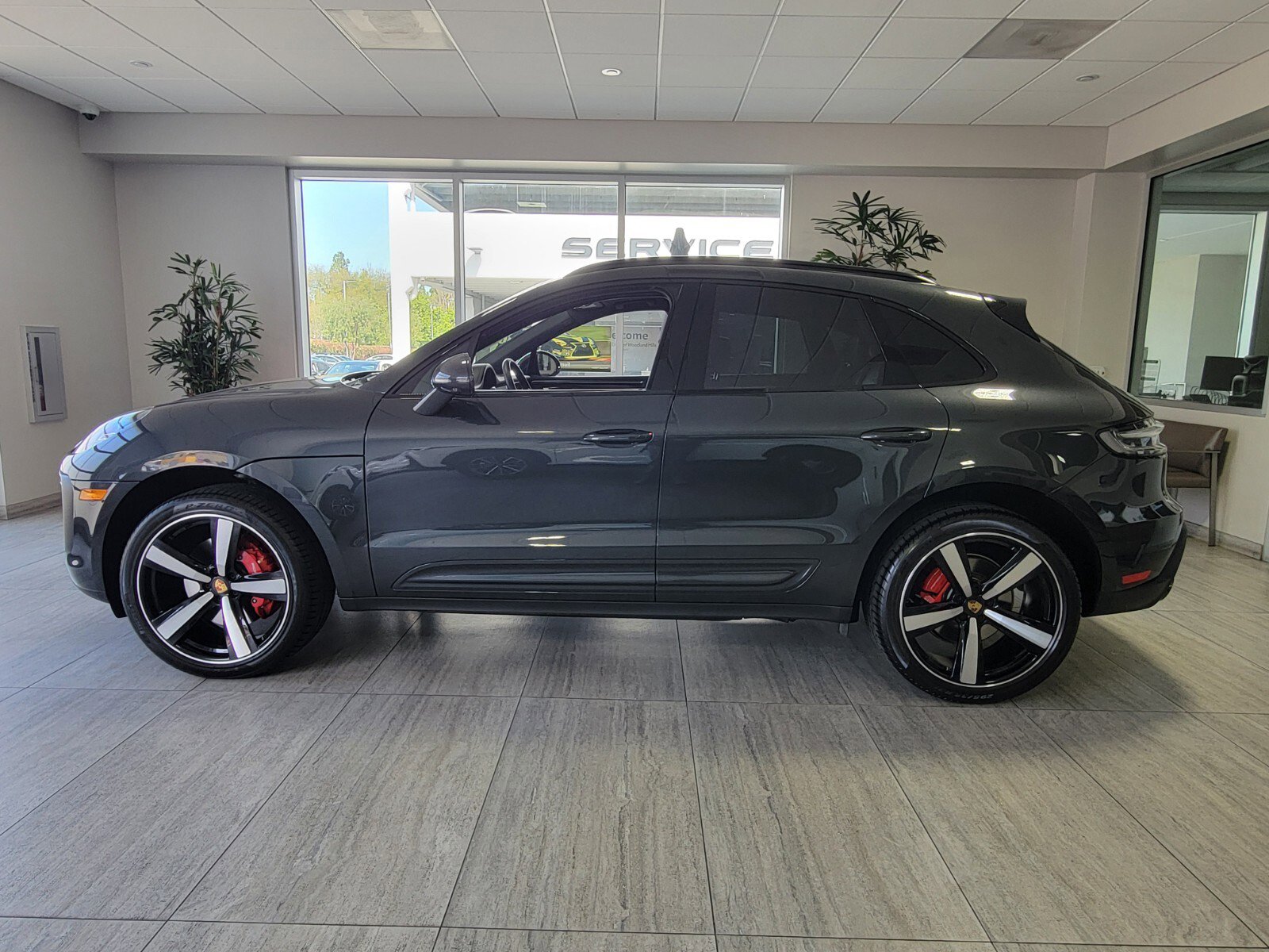 Used 2025 Porsche Macan S image 2