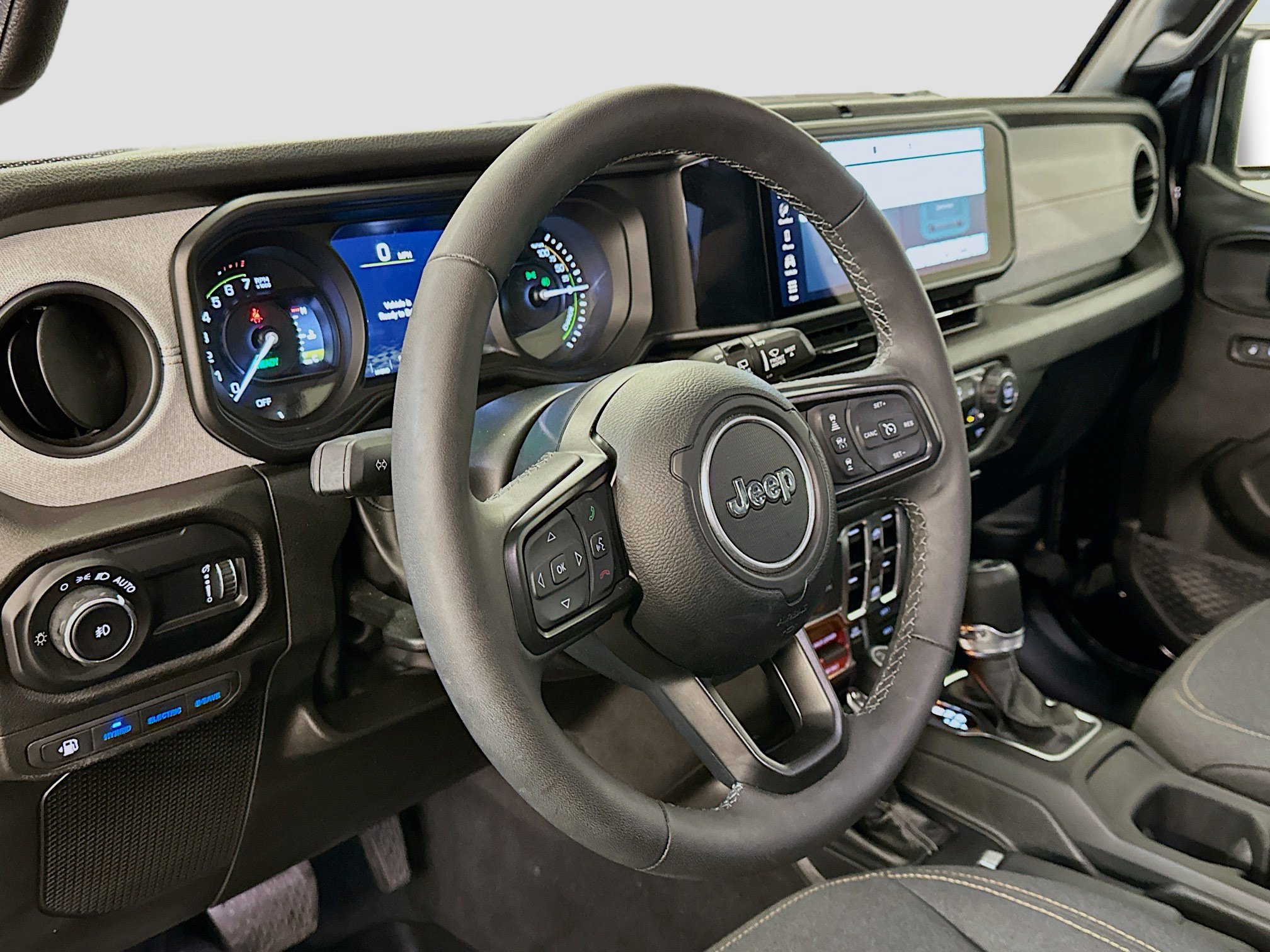 Used 2025 Jeep Wrangler Willys image 18