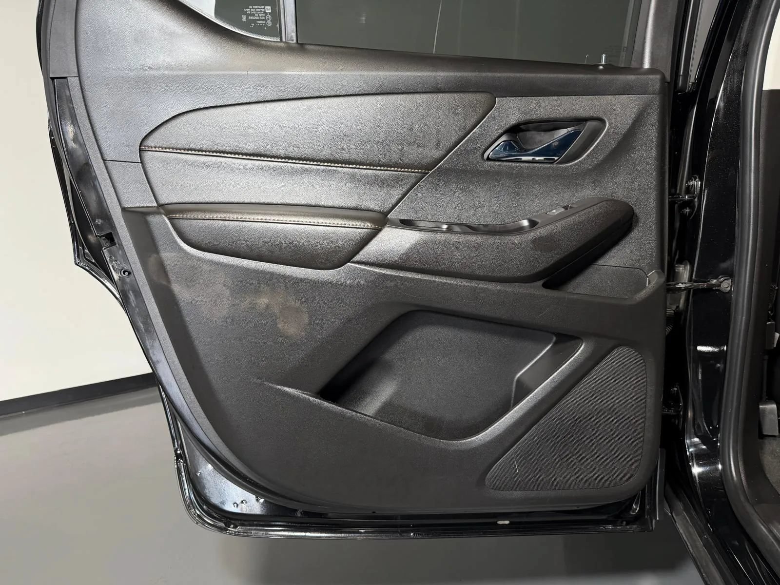 Used 2020 Chevrolet Traverse LT w/ LPO, Cargo Package FWD image 18