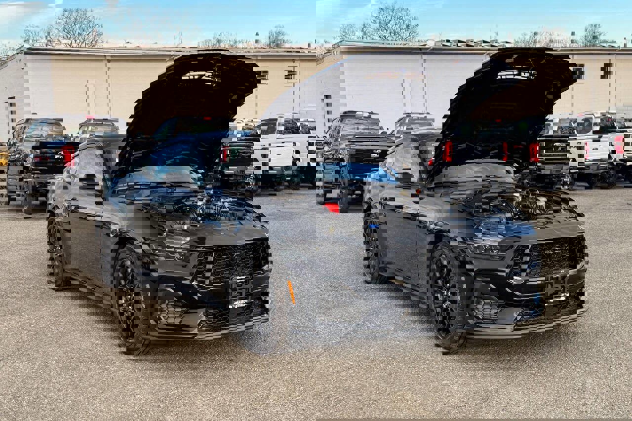 Used 2024 Ford Mustang GT Premium image 10