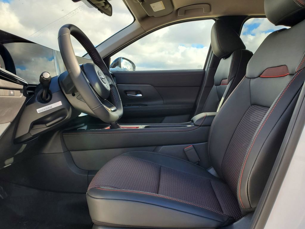 New 2026 Nissan Kicks SR w/ Cold Weather Package image 16