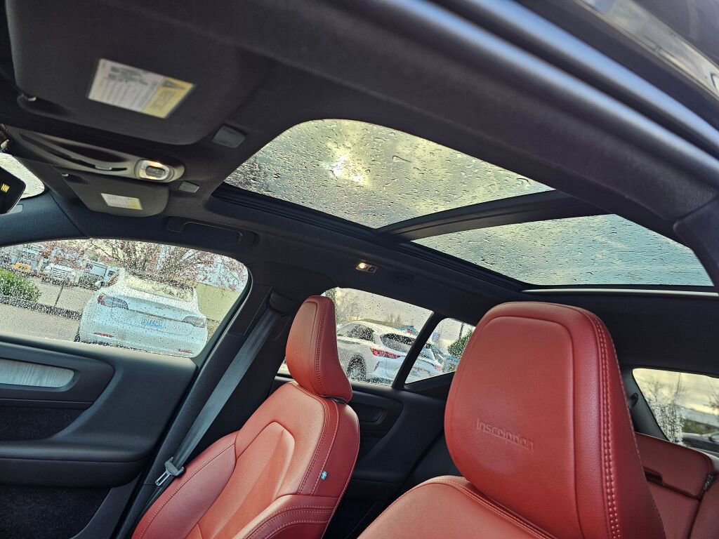 Used 2019 Volvo XC40 T4 Inscription image 26