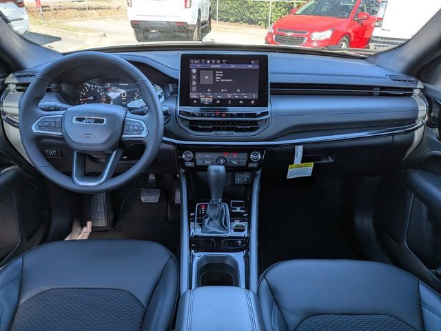 New 2026 Jeep Compass Latitude image 15