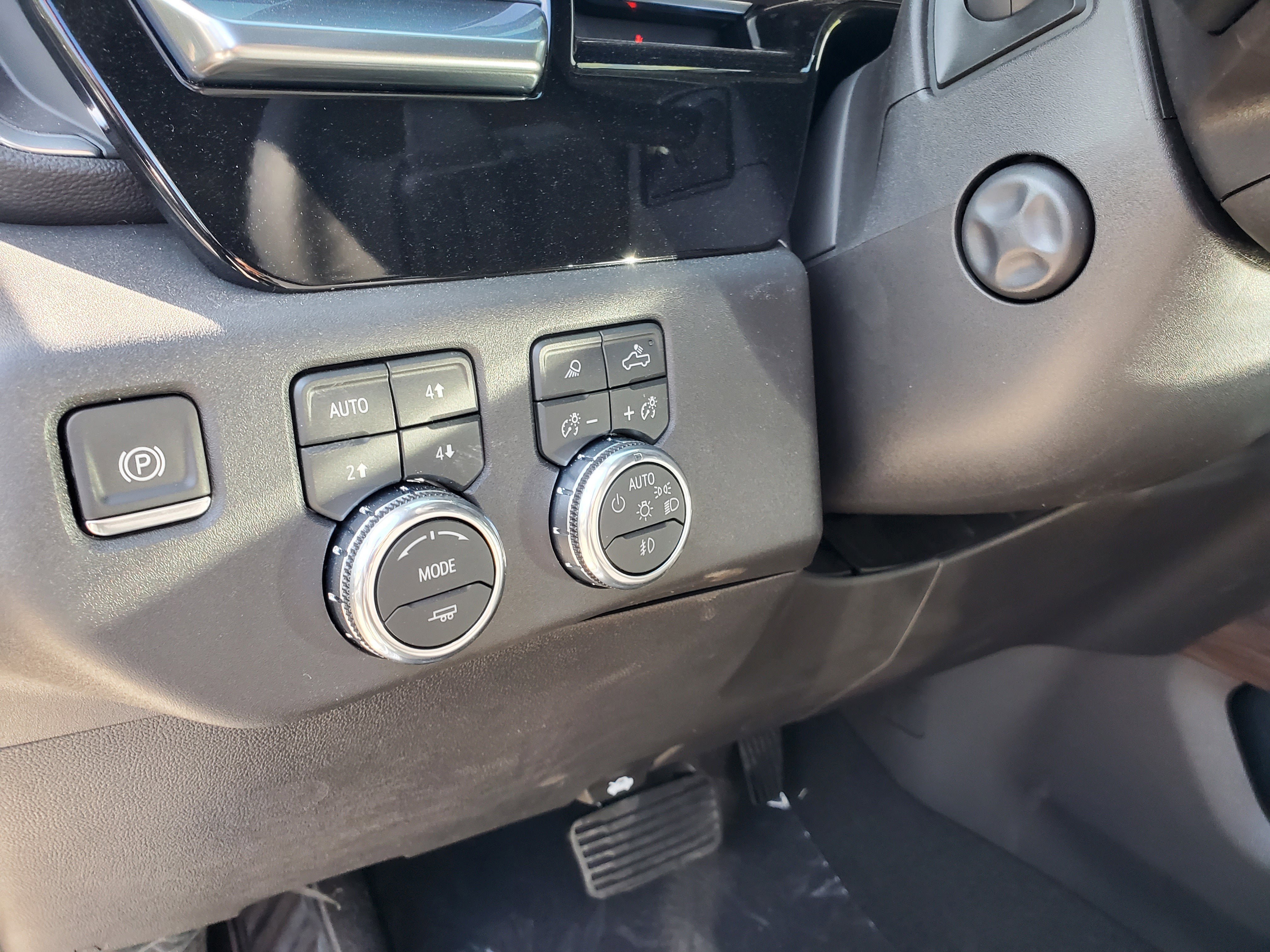New 2026 GMC Sierra 1500 SLT w/ SLT Premium Package AWD/4WD image 13