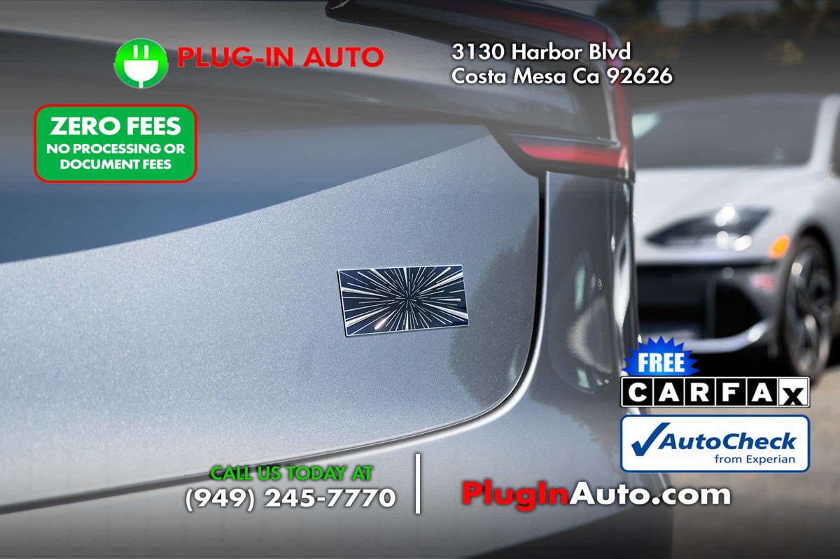 Used 2025 Tesla Model 3 Performance AWD/4WD image 2