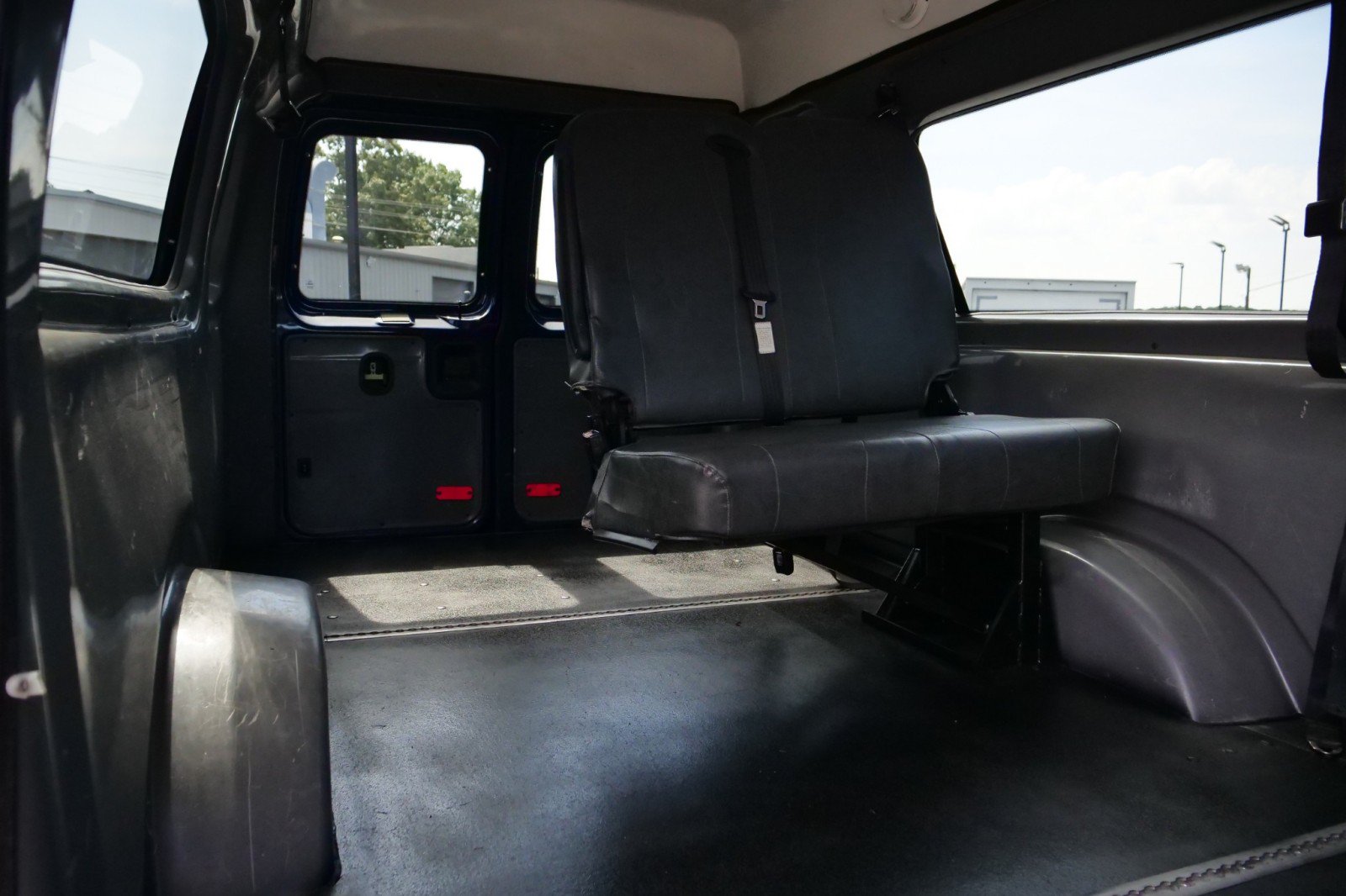 Used 2010 Ford E-250 and Econoline 250 Extended RWD image 27