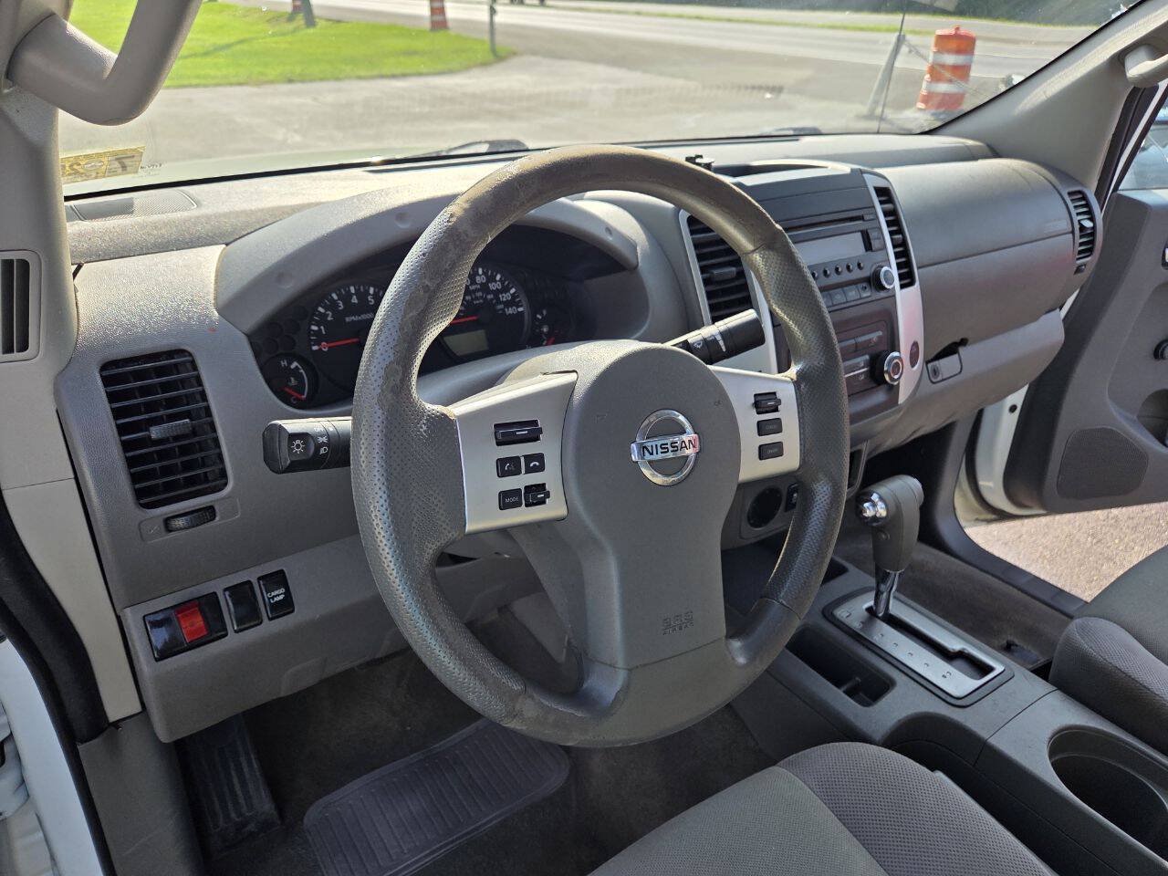 Used 2015 Nissan Frontier S RWD image 25