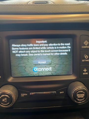 Used 2018 Jeep Cherokee Latitude w/ Altitude Package image 17